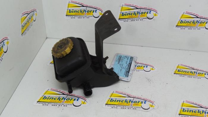 Begagnade Styrservotank Dodge Mini Ram Van 2.5 TD Pris € 21,00 Marginaltabell erbjuds av Binckhorst BV