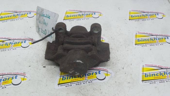 Gebrauchte Bremszange links hinten Mercedes C (W202) 2.0 C-200D Preis € 31,50 Margenregelung angeboten von Binckhorst BV