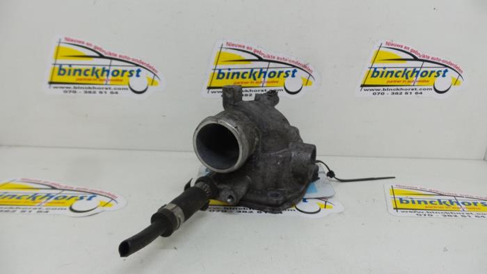 Gebrauchte Thermostatgehäuse Mercedes E (W210) 2.7 E-270 CDI 20V Preis € 36,75 Margenregelung angeboten von Binckhorst BV