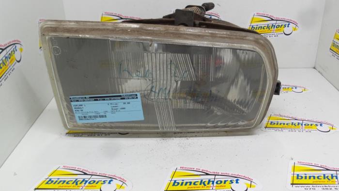 Używane Reflektor lewy Renault R20/30 Cena € 31,50 Procedura marży oferowane przez Binckhorst BV