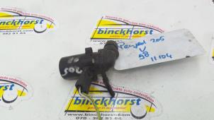 Used Windscreen washer pump Peugeot 205 II (20A/C) 1.4 Price € 15,75 Margin scheme offered by Binckhorst BV