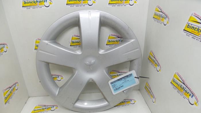 Używane Kolpak Mitsubishi Lancer Wagon (CS/CT) 1.6 16V Cena € 10,50 Procedura marży oferowane przez Binckhorst BV