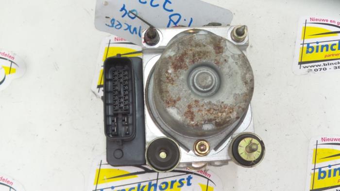 Usagé Bloc ABS Mitsubishi Lancer Wagon (CS/CT) 1.6 16V Prix € 105,00 Règlement à la marge proposé par Binckhorst BV