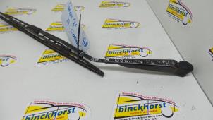 Usados Brazo de limpiaparabrisas detrás Renault R21 Precio € 10,50 Norma de margen ofrecido por Binckhorst BV