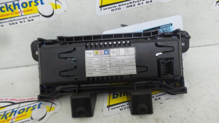 Begagnade Innerdisplay Chevrolet Orlando (YYM/YYW) 1.8 16V VVT Pris € 105,00 Marginaltabell erbjuds av Binckhorst BV
