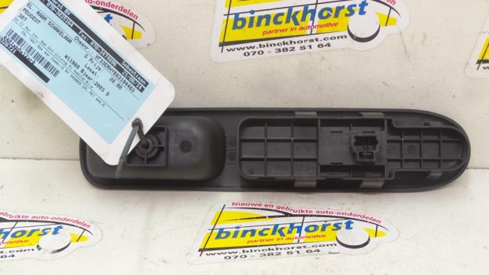 Usados Interruptor de ventanilla eléctrica Peugeot 307 Break (3E) 2.0 HDi 90 Precio € 21,00 Norma de margen ofrecido por Binckhorst BV