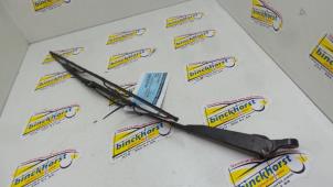 Used Front wiper arm Renault Express Price € 10,50 Margin scheme offered by Binckhorst BV