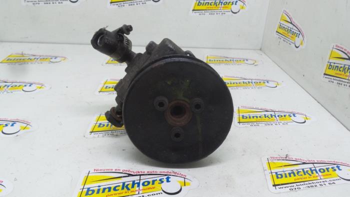 Power steering pump from a Ford Galaxy 1996