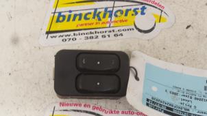 Used Electric window switch Opel Corsa C (F08/68) 1.2 16V Price € 26,25 Margin scheme offered by Binckhorst BV