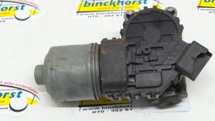 Używane Silnik wycieraczek przednich Renault Clio II (BB/CB) 1.4 16V Si Cena € 31,50 Procedura marży oferowane przez Binckhorst BV