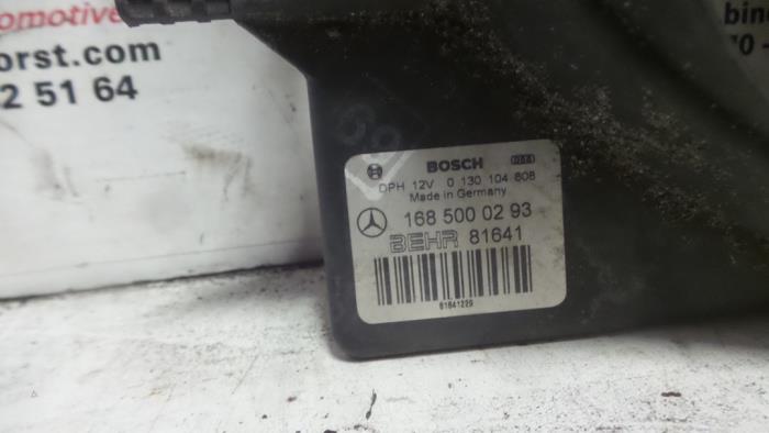 Moto ventilateur d'un Mercedes-Benz Vaneo (W414) 1.7 CDI 16V 2003