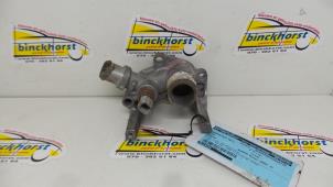 Usagé Boîtier thermostat Ford Fusion 1.6 16V Prix € 15,75 Règlement à la marge proposé par Binckhorst BV