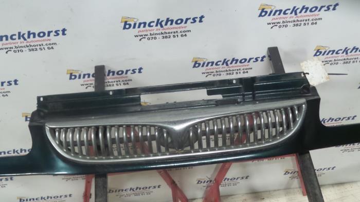 Używane Grill Hyundai Sonata Cena € 36,75 Procedura marży oferowane przez Binckhorst BV