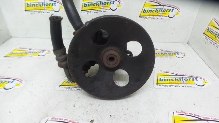Usagé Pompe de direction Opel Astra F Caravan (51/52) 1.6i GL Prix € 52,50 Règlement à la marge proposé par Binckhorst BV