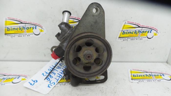 Usagé Pompe de direction Daihatsu Charade (G200/203) 1.5 SG,SR 16V MPI Valera Prix € 47,25 Règlement à la marge proposé par Binckhorst BV
