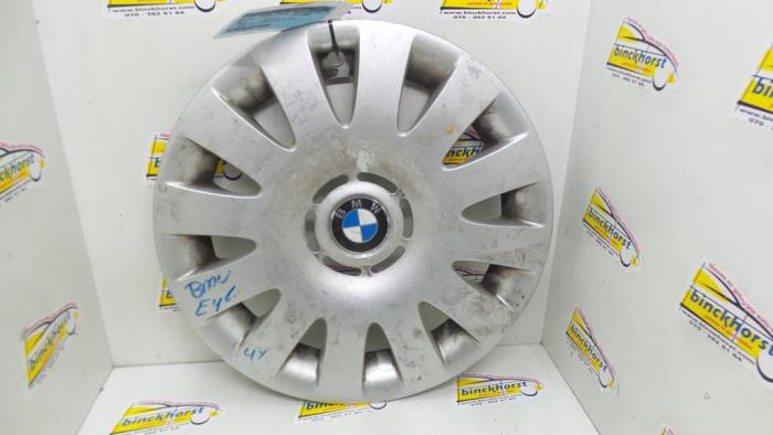 Wheel cover (spare) from a BMW 3 serie Touring (E46/3) 320d 16V 2002