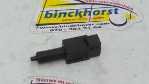Używane Przelacznik swiatel stopu Nissan Murano Cena € 10,50 Procedura marży oferowane przez Binckhorst BV