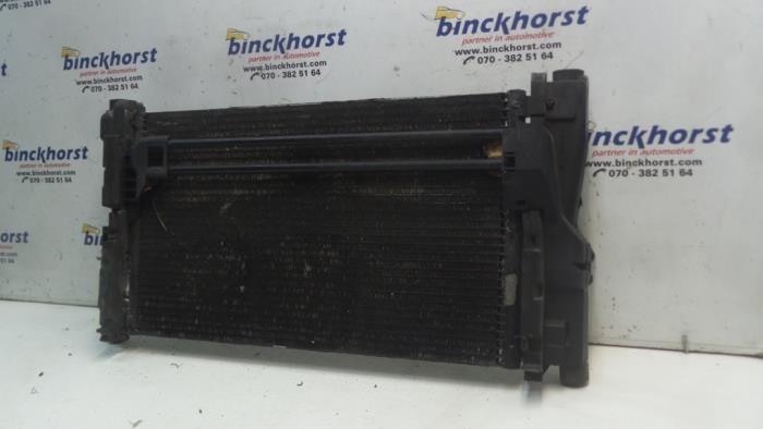 Air conditioning radiator from a BMW 3 serie Touring (E46/3) 320d 16V 2002
