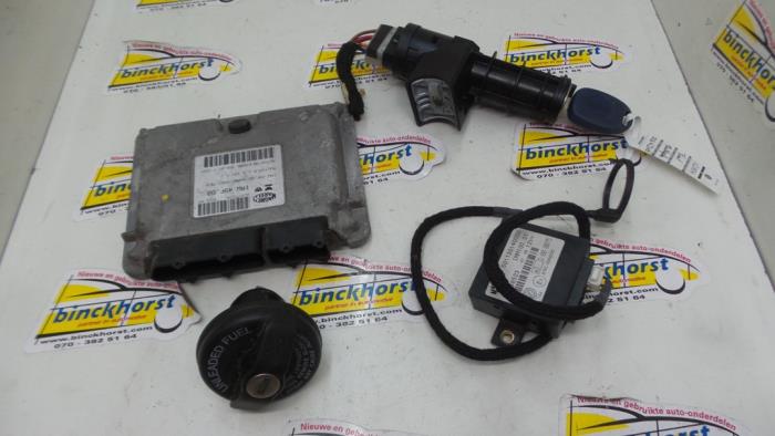 Used Ignition lock + computer Fiat Multipla (186) 1.6 16V 100 SX,ELX Price € 78,75 Margin scheme offered by Binckhorst BV