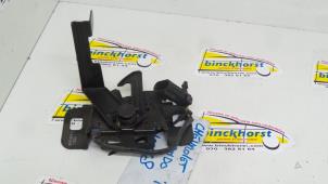 Used Bonnet lock mechanism Chevrolet Orlando (YYM/YYW) 2.0 D 16V Price € 36,75 Margin scheme offered by Binckhorst BV