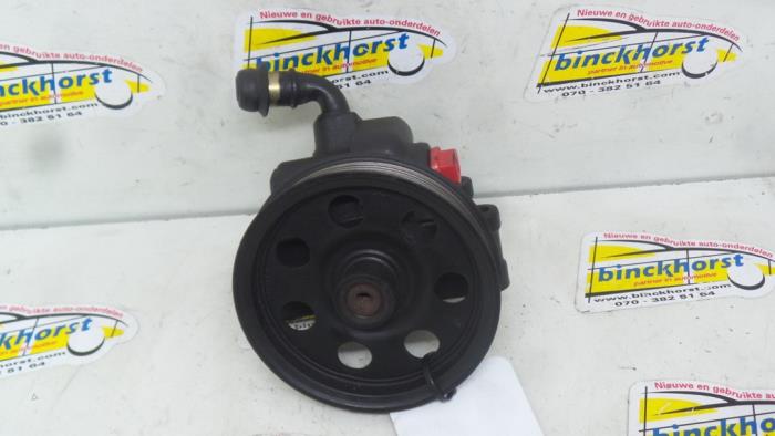 Usagé Pompe de direction Ford Focus 1 1.8 TDdi Prix € 36,75 Règlement à la marge proposé par Binckhorst BV
