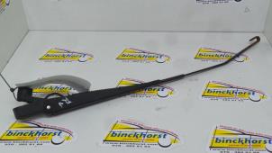 Used Front wiper arm Daihatsu Charade (G200/201/202/203/204) 1.3i TX/CX 16V Price € 15,75 Margin scheme offered by Binckhorst BV