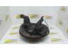 Knuckle, front right from a Daihatsu Charade (G200/201/202/203/204) 1.3i TX/CX 16V 1998