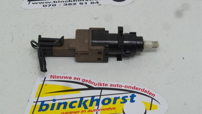 Używane Przelacznik Fiat Punto II (188) 1.3 JTD 16V Cena € 10,50 Procedura marży oferowane przez Binckhorst BV