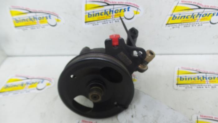 Usagé Pompe de direction Nissan Almera (N15) 1.4 GX 16V Prix € 42,00 Règlement à la marge proposé par Binckhorst BV