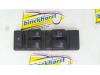 Electric window switch from a Kia Rio (DC22/24), 2000 / 2005 1.5 RS,LS 16V, Hatchback, Petrol, 1.493cc, 72kW (98pk), FWD, A5D, 2000-07 / 2002-09, DC22; DC24 2002