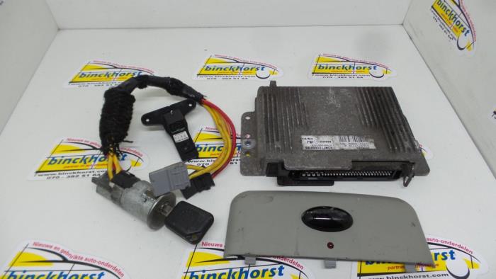 Used Ignition lock + computer Renault Espace (JE) 2.0i RTE,RXE Price € 99,75 Margin scheme offered by Binckhorst BV
