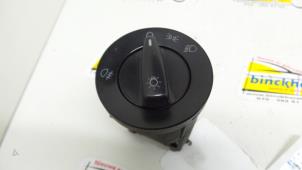 Usados Interruptor de luz Volkswagen Bora (1J2) 1.9 TDI 90 Precio € 26,25 Norma de margen ofrecido por Binckhorst BV
