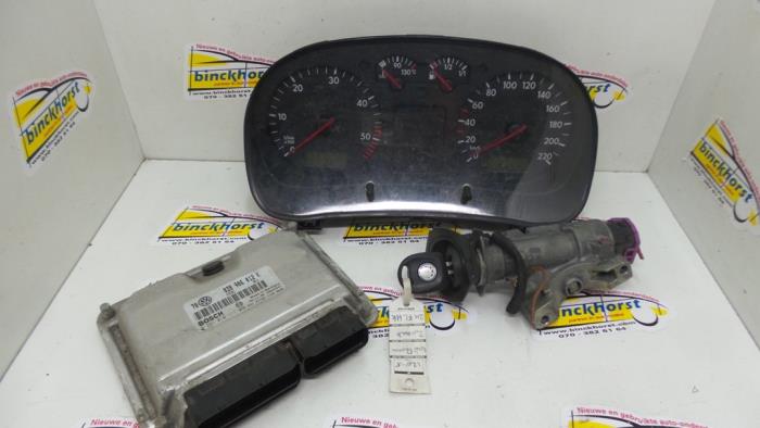 Used Ignition lock + computer Volkswagen Bora (1J2) 1.9 TDI 90 Price € 99,75 Margin scheme offered by Binckhorst BV