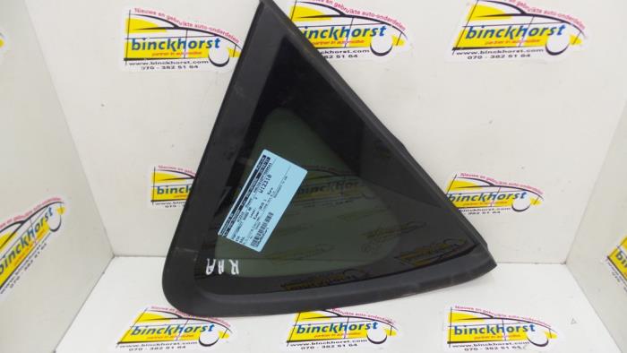 Usados Ventanilla triangular derecha detrás Kia Soul II (PS) EV Precio € 26,25 Norma de margen ofrecido por Binckhorst BV