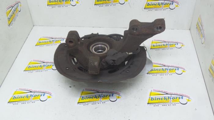 Knuckle, front right from a Opel Vectra B (38) 1.6 16V Ecotec 1999