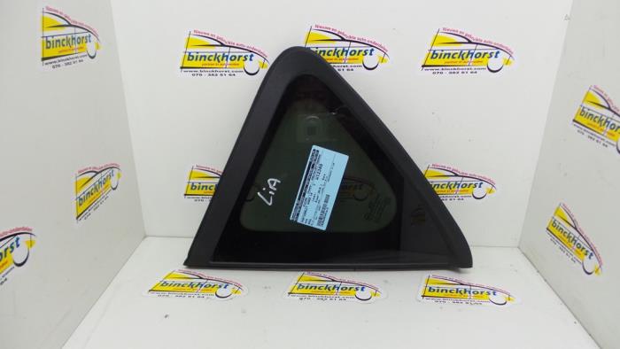 Usados Ventanilla triangular izquierda detrás Kia Soul II (PS) EV Precio € 52,50 Norma de margen ofrecido por Binckhorst BV
