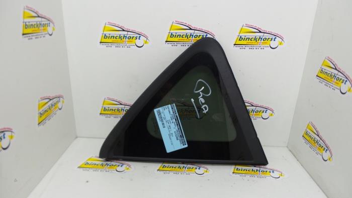 Usados Ventanilla triangular derecha detrás Kia Soul II (PS) EV Precio € 26,25 Norma de margen ofrecido por Binckhorst BV