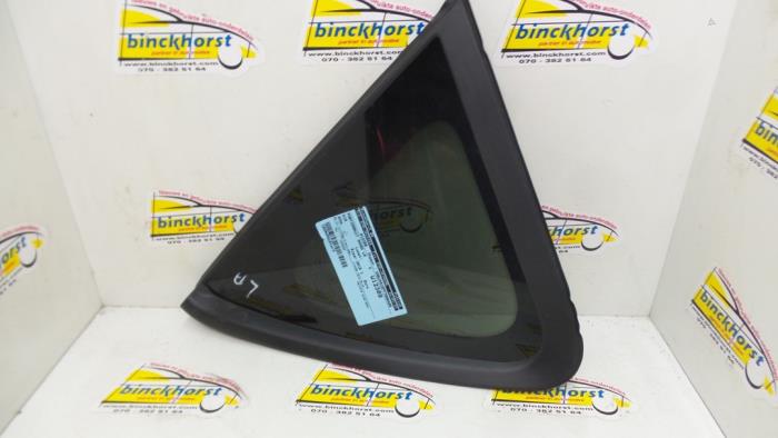 Usados Ventanilla triangular izquierda detrás Kia Soul II (PS) EV Precio € 52,50 Norma de margen ofrecido por Binckhorst BV