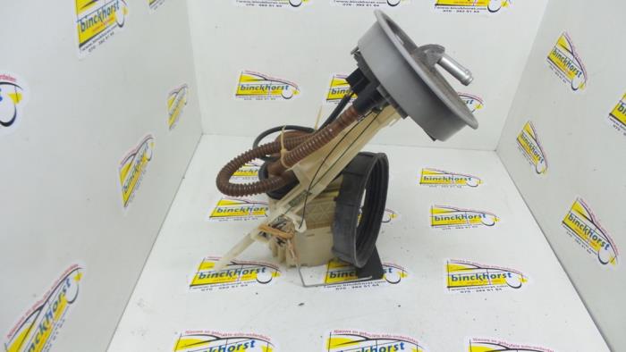 Usagé Pompe à carburant Volkswagen Passat Variant (35I) 2.0i CL,GL,GT Prix € 42,00 Règlement à la marge proposé par Binckhorst BV