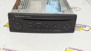 Usados Reproductor de CD y radio Renault Laguna II (BG) 1.8 16V Precio € 52,50 Norma de margen ofrecido por Binckhorst BV