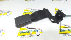 Usados Lengüeta de cinturón de seguridad izquierda detrás Rover 45 2.0 iDT Precio € 21,00 Norma de margen ofrecido por Binckhorst BV