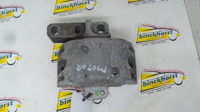 Used Engine mount Volkswagen Bora (1J2) 1.9 TDI 90 Price € 21,00 Margin scheme offered by Binckhorst BV