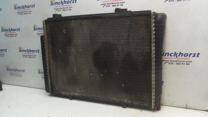Radiator from a Mercedes-Benz C (W202) 1.8 C-180 16V 1994