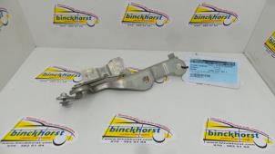 Used Bonnet Hinge Chevrolet Orlando (YYM/YYW) 2.0 D 16V Price € 31,50 Margin scheme offered by Binckhorst BV