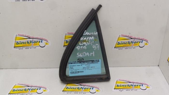 Usados Ventanilla triangular derecha detrás Lancia Kappa 2.4 20V LE,LS,LX Precio € 26,25 Norma de margen ofrecido por Binckhorst BV