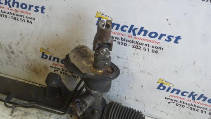 Lenkgetriebe Servo van een Rover 400 (RT) 416Si 16V 1997