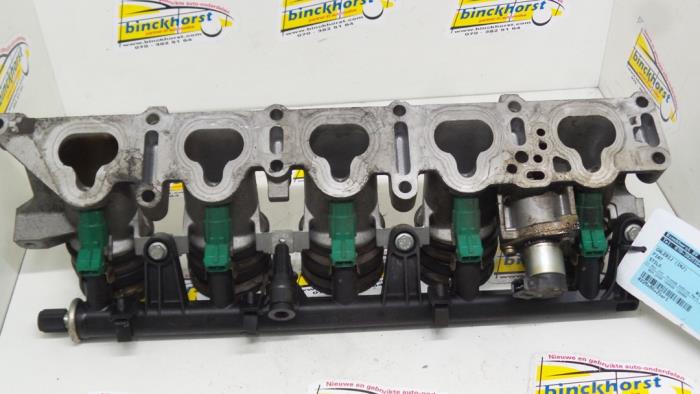 Usagé Système d'injection Fiat Stilo (192A/B) 2.4 20V Abarth 3-Drs. Prix € 105,00 Règlement à la marge proposé par Binckhorst BV