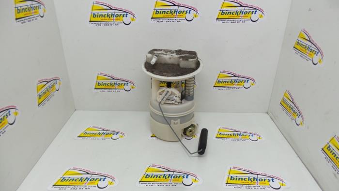 Usagé Pompe à carburant Renault Clio II (BB/CB) 1.2 16V Prix € 42,00 Règlement à la marge proposé par Binckhorst BV