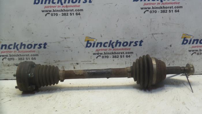 Gebrauchte Antriebswelle links vorne Volkswagen Polo III (6N1) 1.4i 60 Preis € 26,25 Margenregelung angeboten von Binckhorst BV
