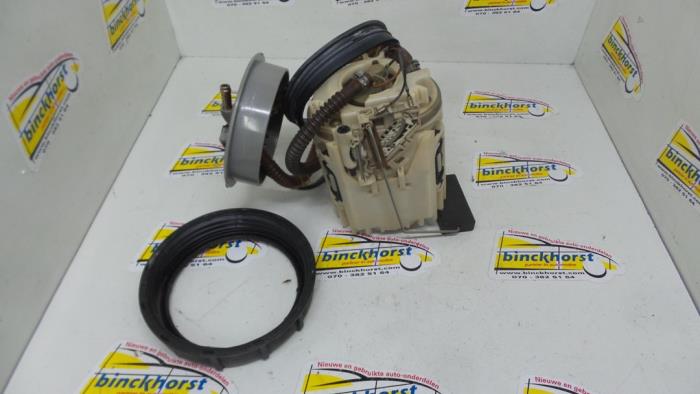 Usagé Pompe d'injection Volkswagen Polo III (6N1) 1.6i 75 Prix € 26,25 Règlement à la marge proposé par Binckhorst BV